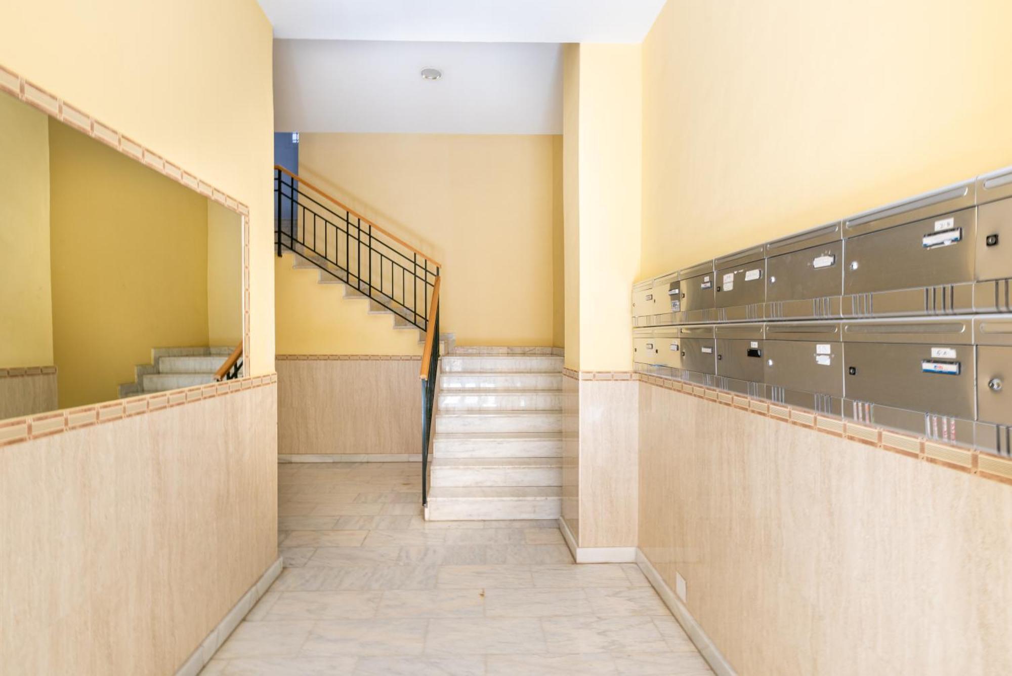 Wintowinrentals Quiet Apartment, Good Location, Free Parking مالقة المظهر الخارجي الصورة