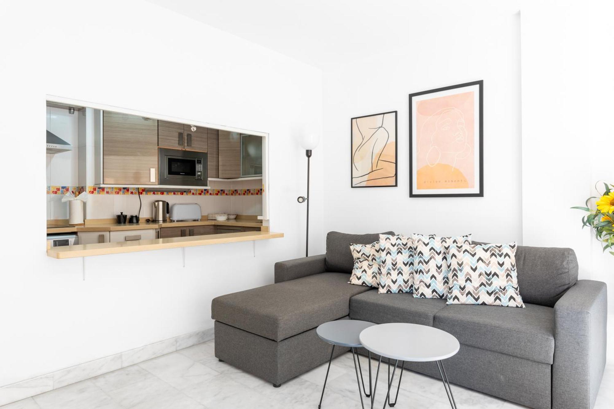 Wintowinrentals Quiet Apartment, Good Location, Free Parking مالقة المظهر الخارجي الصورة
