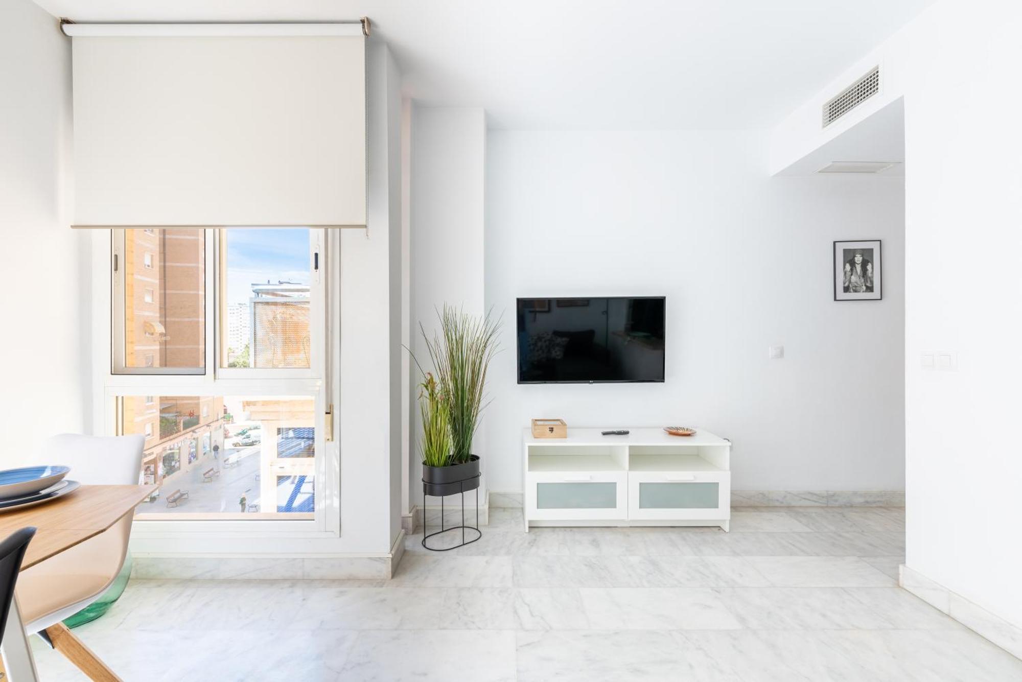 Wintowinrentals Quiet Apartment, Good Location, Free Parking مالقة المظهر الخارجي الصورة