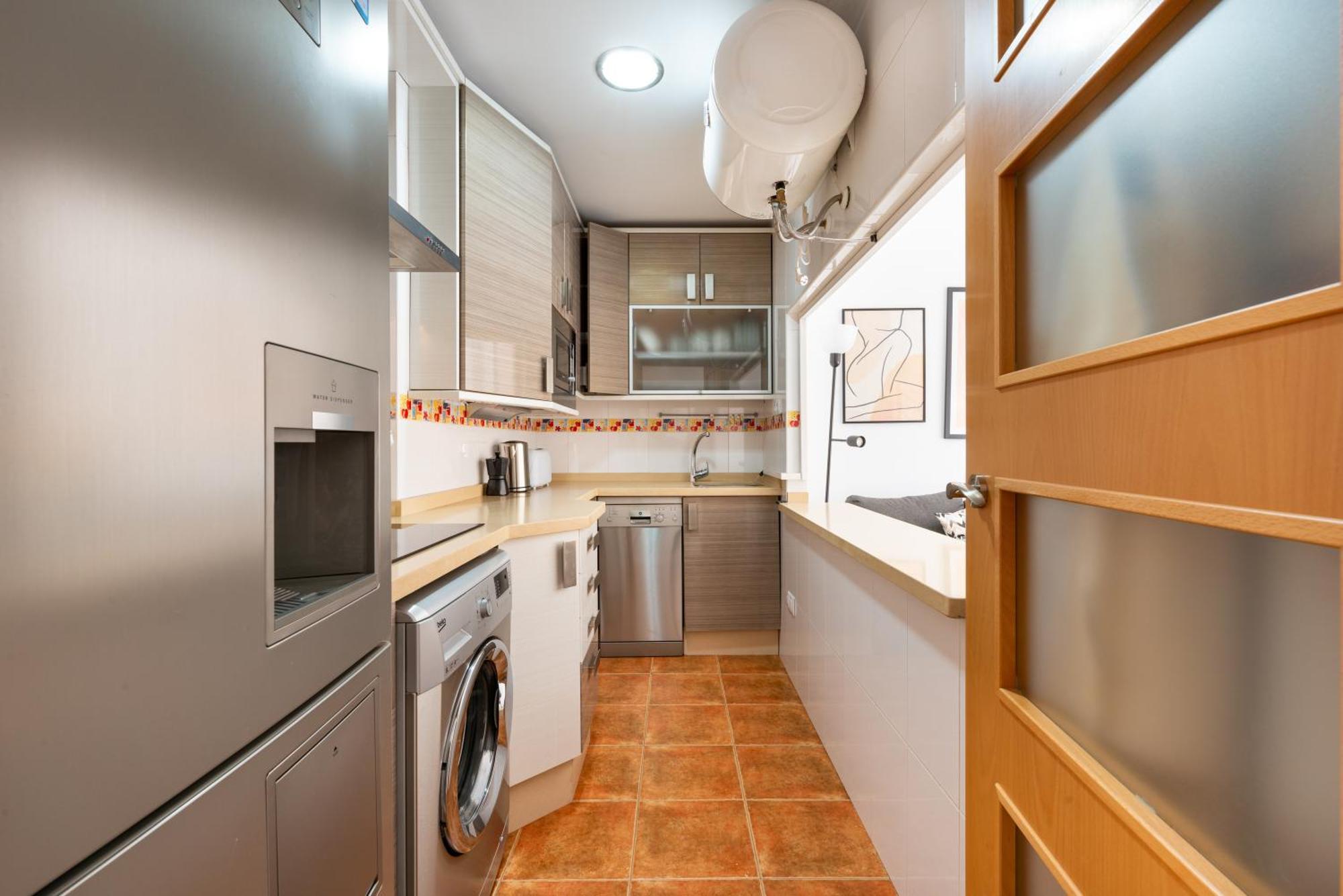 Wintowinrentals Quiet Apartment, Good Location, Free Parking مالقة المظهر الخارجي الصورة