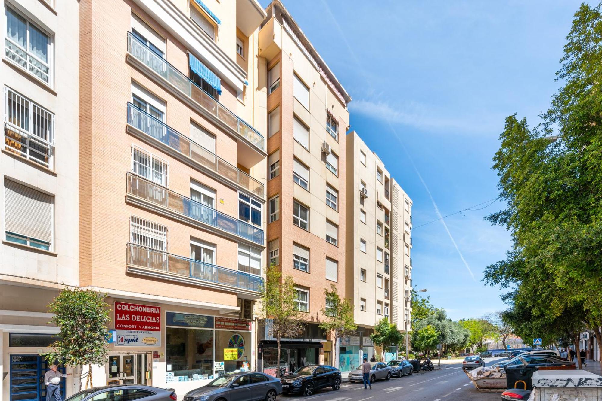 Wintowinrentals Quiet Apartment, Good Location, Free Parking مالقة المظهر الخارجي الصورة